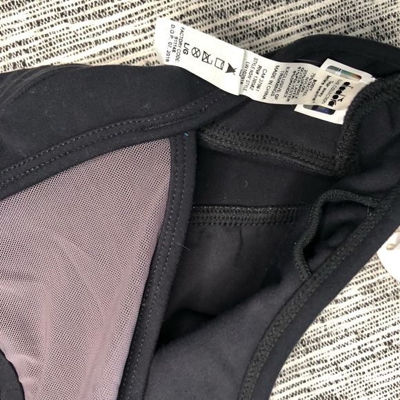 NWT Diadora Lux Collection ‘Sarah’ luxe bra Black Rabbit Size L - Picture 4 of 4